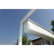 Pergola toile rétractable micro-perforée autoportée manuelle