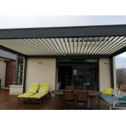 Pergola bioclimatique autoportée 5x4 lames perpendiculaires