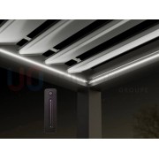 Eclairage Led pergola bioclimatique S3 entre murs lames perpendiculaires