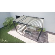 Pergola bioclimatique S3 4.5x3m lames perpendiculaires adossée vue de dessus